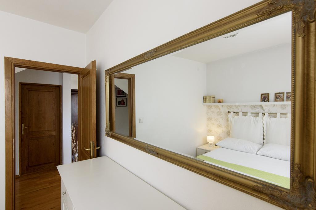 Ferienwohnung Basic Apartman Zadar Exterior foto